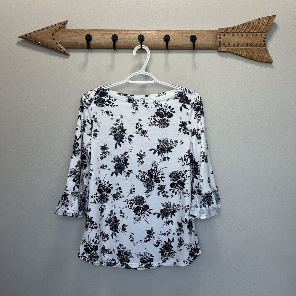 Kistore | Black & White Floral 3/4 Sleeve Top Ruffles Boatneck Medium Prairie